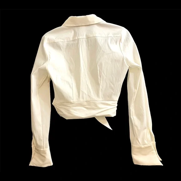 Veronique Young detailed button up tuxedo blouse - Picture 4 of 7